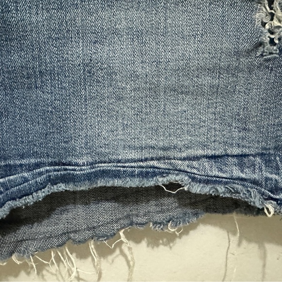 341 Kensie Jeans | EUC Women’s Blue Distressed Cutoff Denim Shorts (Size 6/28) - Picture 7 of 13